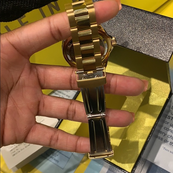 New invictia watch never worn !! - Picture 2 of 3